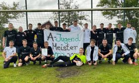 A-Jugend sichert sich am letzten Spieltag die Meisterschaft🖤🤍